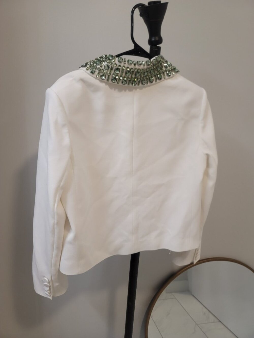 Veronica Beard Cream Cropped Jacket with Green Embellished Trim - Picture 5 of 7